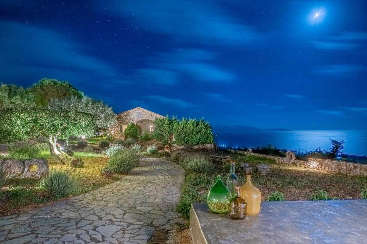 Blue Horizon Cottages Tzamarelata Exterior photo