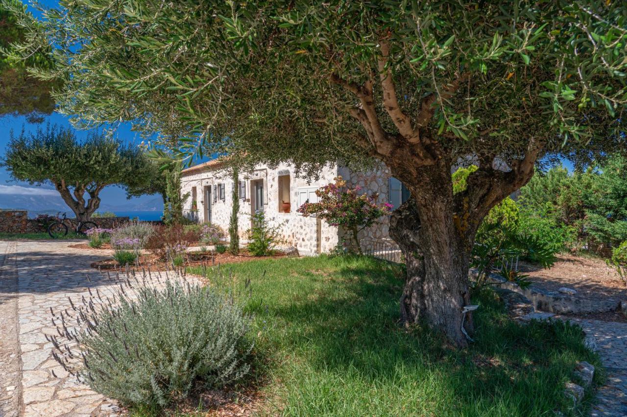 Blue Horizon Cottages Tzamarelata Exterior photo